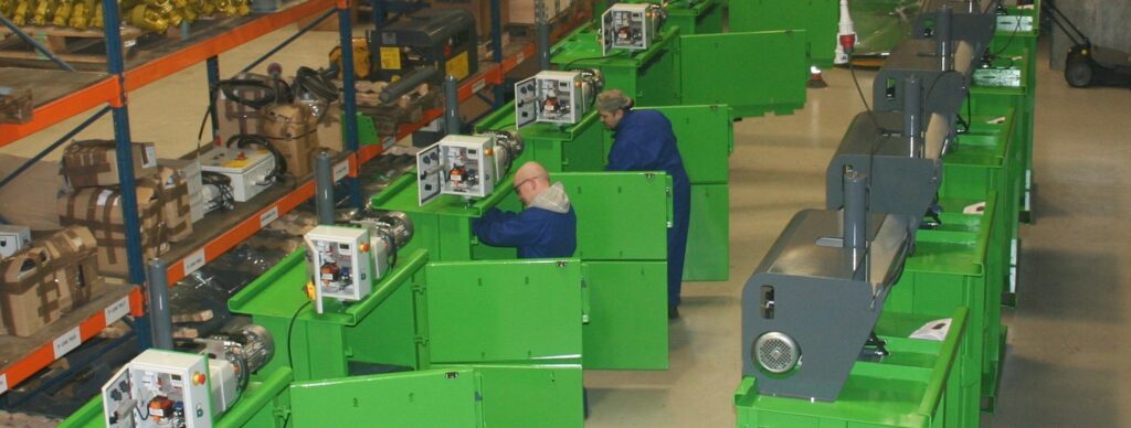 LSM hulladékbálázó gépek működtetése gyárban